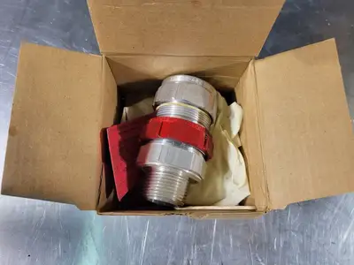 NEW THOMAS & BETTS STX100-467