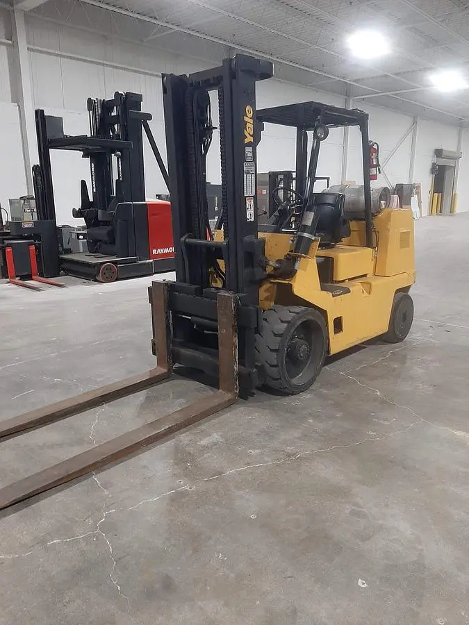 USED YALE GLC135 – 13500 LB. PROPANE FORKLIFT