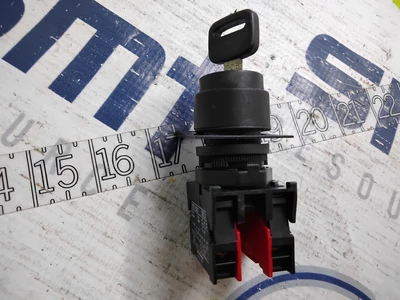 USED ALLEN BRADLEY 800E-3X01
