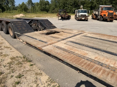 Used 2011 PITTS 50 TON DROP DECK TRI-AXLE Lowboy Trailers Michigan US | Miedema Asset Management Group #1338402