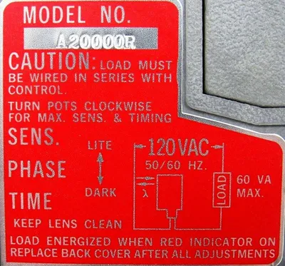 NEW AUTOTRON A20000R RETRO REFLECTIVE SENSOR