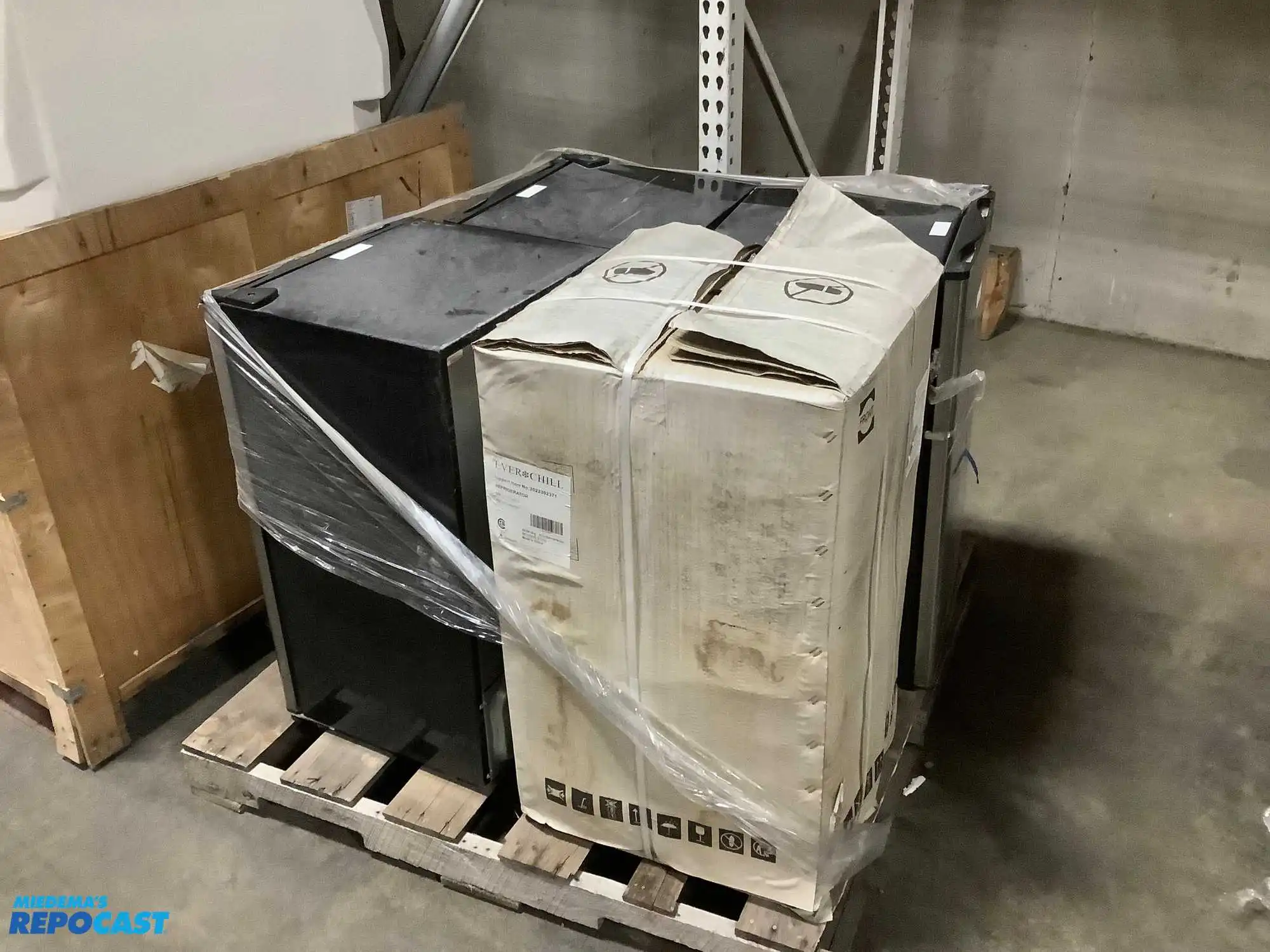 Lot (4) ever chill small refrigerators. 19” x 18” x 31”. Some dents and scratches