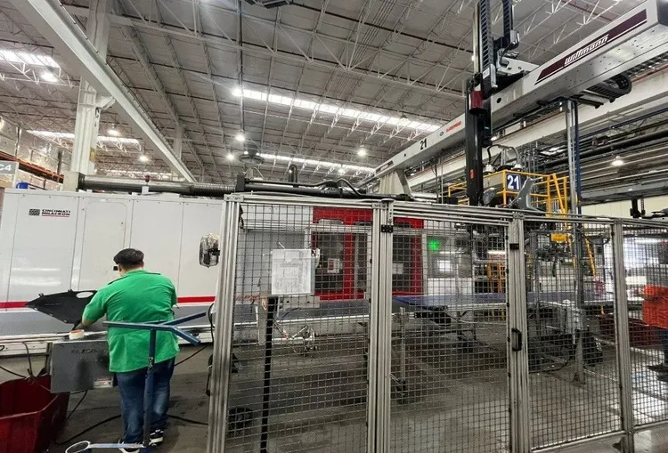 Used 2008 CINCINNATI MILACRON MG1800 Injection Molding Machines California US | Machinery Network #541777