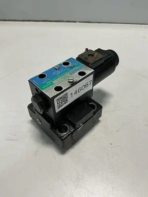 USED VICKERS DG4V-3S-2A-M-U-HL7-60-EN490