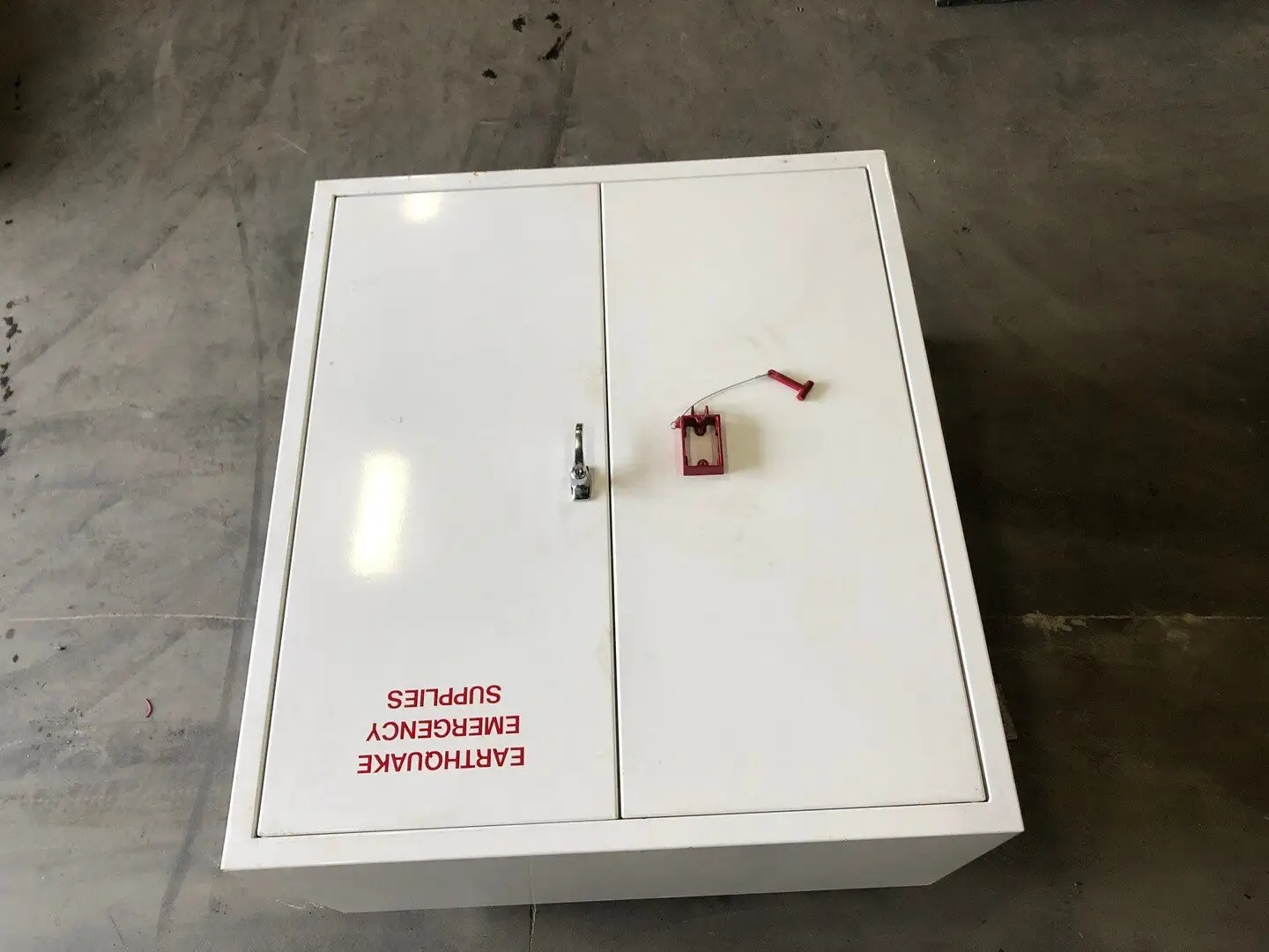 2 Door 4 Shelves Earthquake Emergency Supplies Cabinet