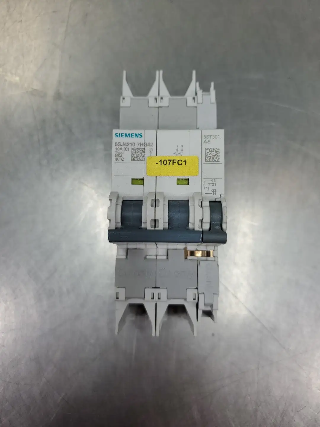 USED Siemens 5SJ4210-7HG42 Circuit Breaker w/5ST301 AS Auxiliary Switch