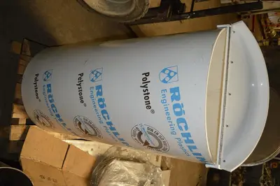 220 L Polypropylene Enclosed Tank