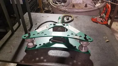 USED GREENLEE 880