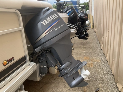 USED 2005 PREMIER 225 LEGEND