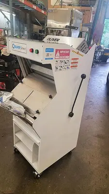 2022 OLIVER 747-N SELECT Bread Slicer | Harvest Equipment and Fabrication Inc (4)