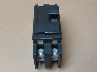 USED SQUARE D QOU215