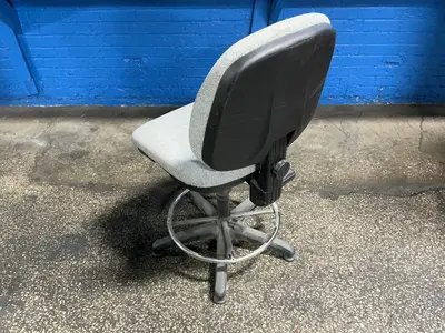 Used GLOBAL INDUSTRIAL _UNKNOWN_ Office Equipment Ohio US | HGR 24 #1443248