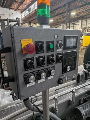 Used UNIVERSAL 320 WRAP LABELER FOR LARGER CONTAINERS 322 ROUND PRODUCTS LABELER Labelers Illinois US | Save on Equipment #1566499