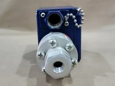 NEW ITT INDUSTRIES 200P13C3