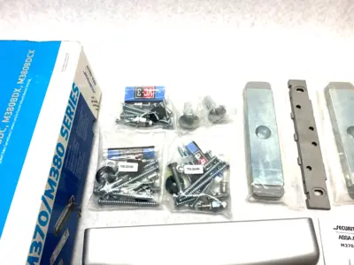 USED SECURITRON MAGNALOCK MAGNALOCK DOOR LOCKING DEVICE