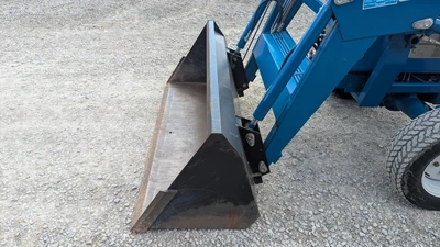 USED 1990 FORD 2120