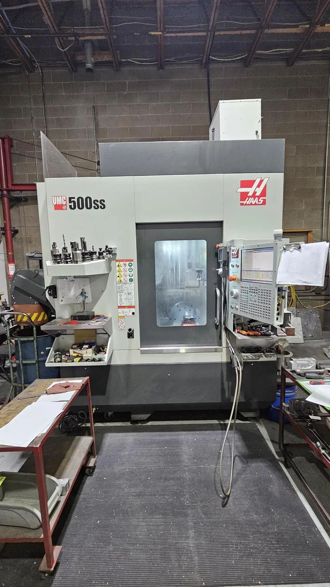 HAAS MODEL UMC - 500SS 5 - AXIS UNIVERSAL MACHINING CENTER
