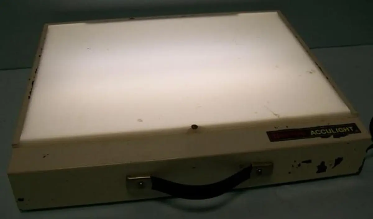 QTY. 1. BRETFORD ACCULIGHT MODEL 6009/6218 0.35AMP...