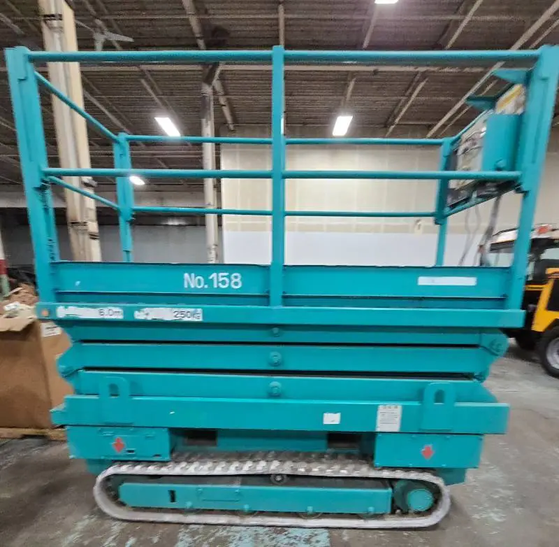 2008 Airman ENCL060 Track Drive Lift