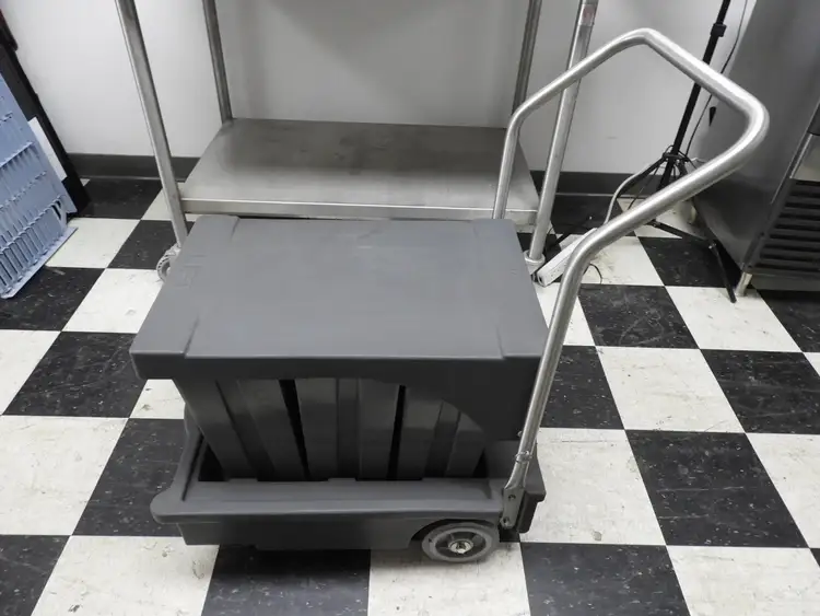 New | in-Stock Follett New Follett 00112771 Mobile 75lb Ice Caddy - Plastic, Gray Restaurant Storage Containers Illinois US | Falcon Restaurant Supply #1376492
