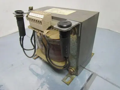 Siemens 4AM5995-0BL10-8A 1960VA LA0 Auto Transformer Pri 380-575V Sec 230V