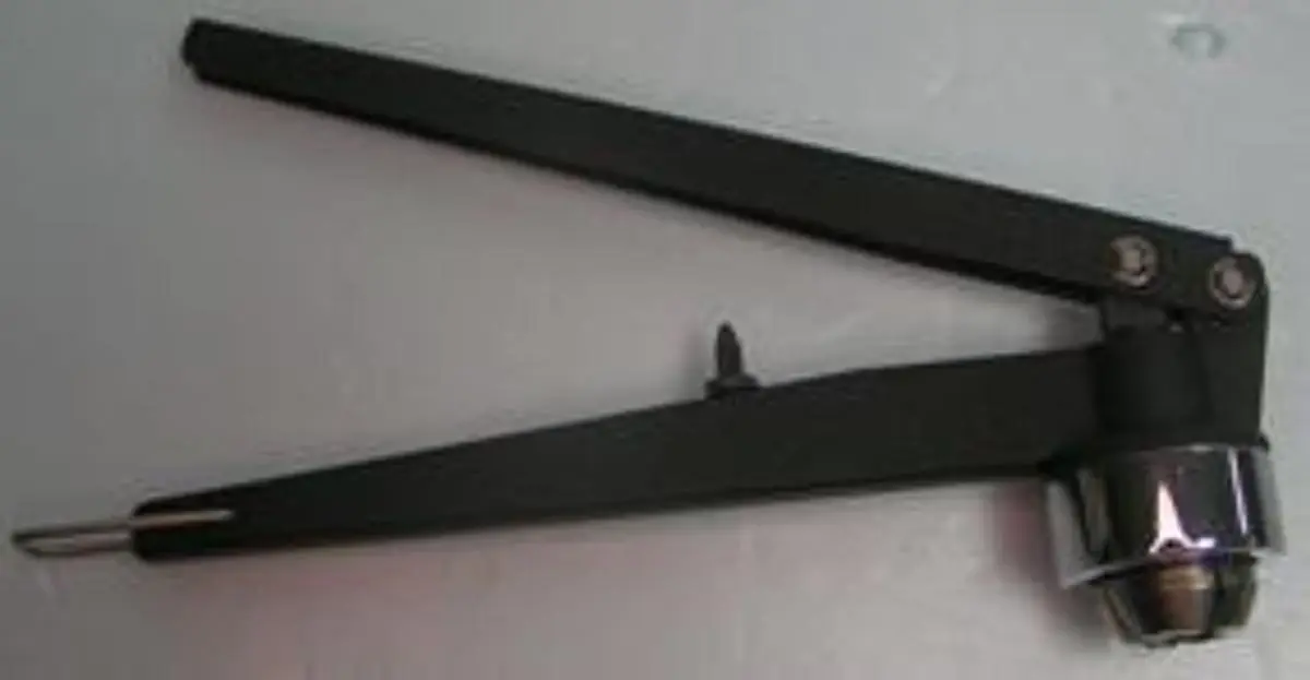 QTY. 1. CRIMPER TOOL FOR 11 MM VIALS....