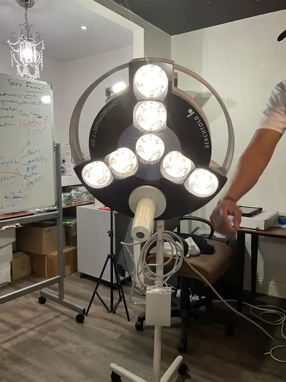 Used Berchtold Berchtold Chromophare F-300 LED exam light On Stand Lighting Texas US | PT Medical Technologies #1458794