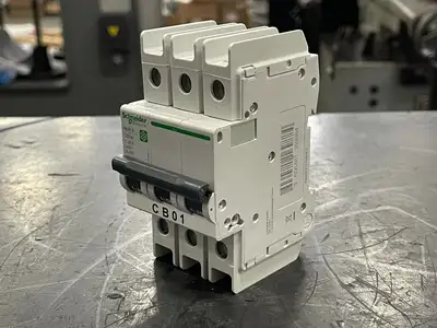 NEW SCHNEIDER ELECTRIC M9F43345