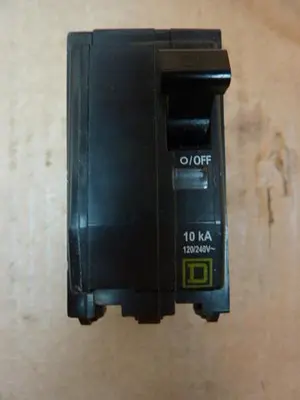 USED SQUARE D QO220