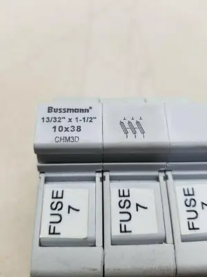 Used BUSSMANN CHM3D Fuse Accessories Michigan US | ND Industrial Surplus #1208468