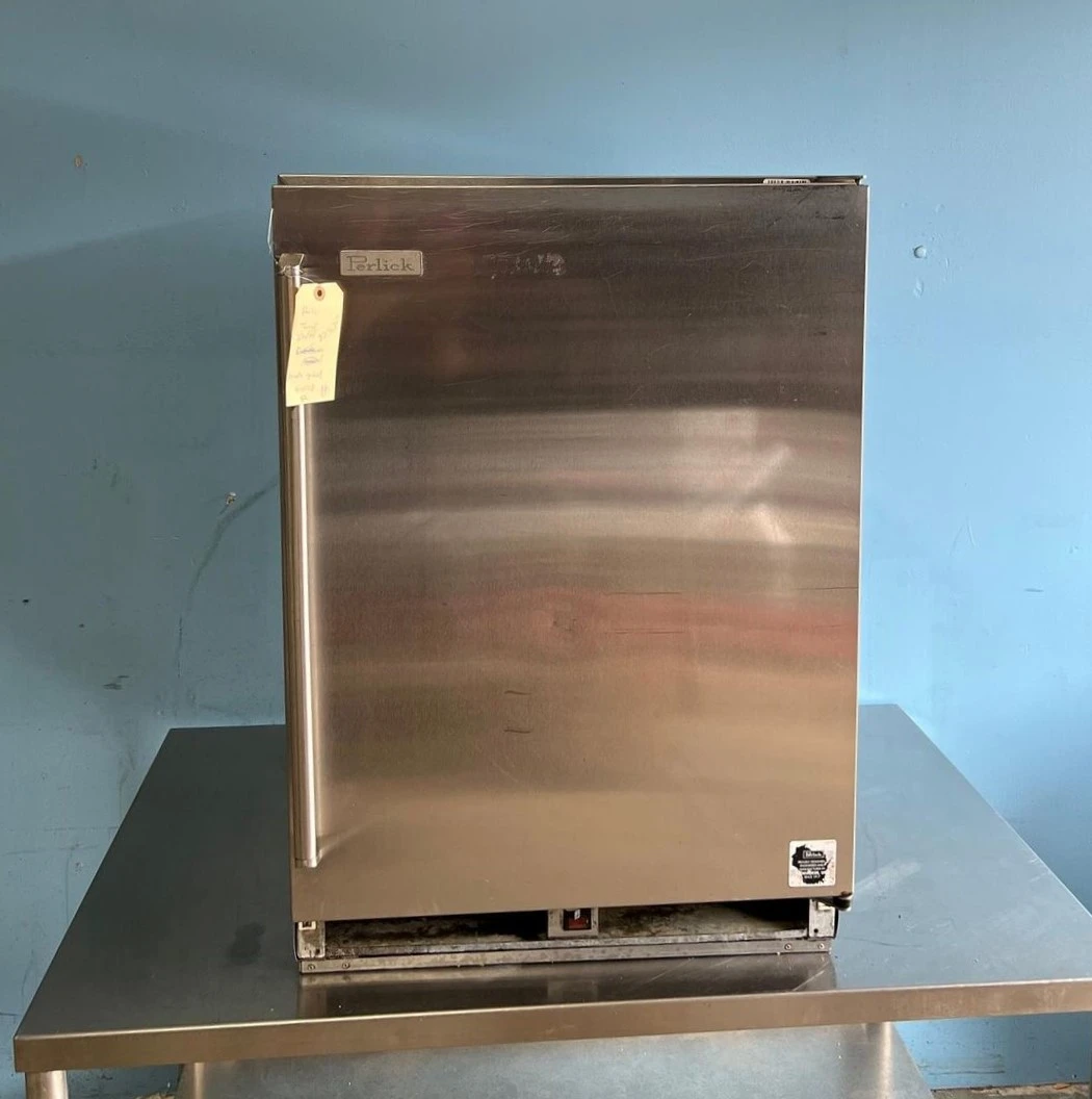 75-0452 Perlick HC24FS 24" Undercounter Self Contained Glass Froster Chiller Coo
