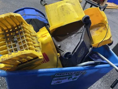 Used RUBBERMAID _UNKNOWN_ Miscellaneous MRO Ohio US | HGR 24 #1271882