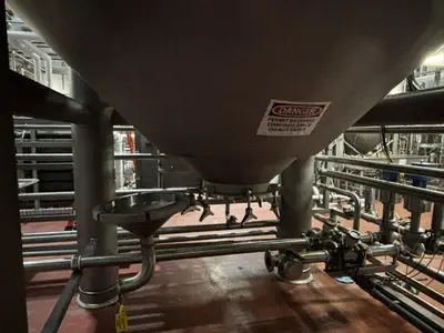 1995 MUELLER 16,600 GALLON Stainless Steel Tanks | Perry Equipment (5)