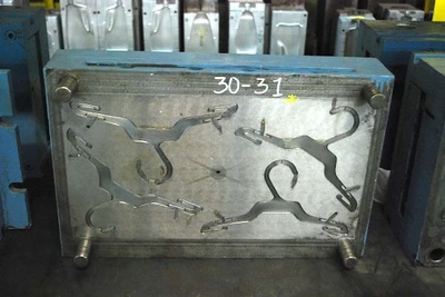 Hanger 10"