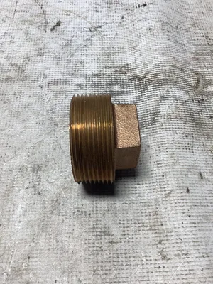 2 1/2″ Hollow Brass Pipe Plug