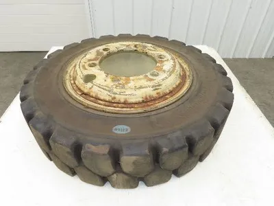 Bergougnan 28x7.00-15 Dual Forklift Tire Solid Traction Black 6-Lug Rim