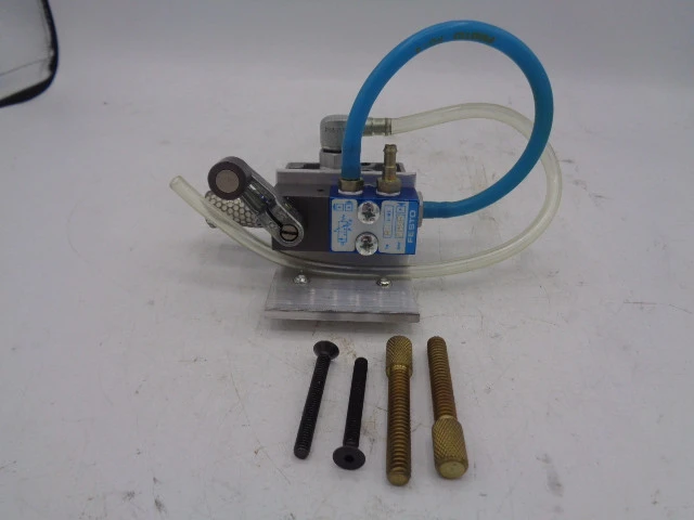 Festo RW-3-M5 Rotary Lever Valve With Festo VAD 1/8