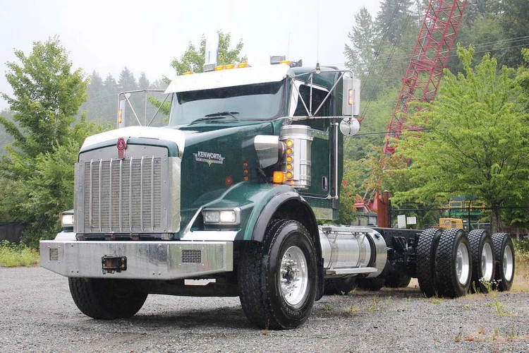 Used 2022 KENWORTH T800 TRI DRIVE EXTENDED DAY CAB 565 HP X15 FULL LOCKERS Conventional trucks British Columbia CA | International Machinery LLC #1710998
