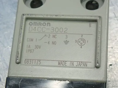 USED OMRON D4CC3002