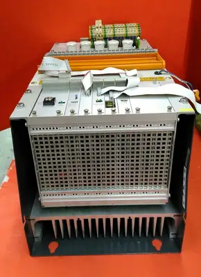SIEMENS P 6SE-4706 SIMOVERT DRIVE W/ ADAPTER CARD 380/415V 8A 50/60HZ 1K