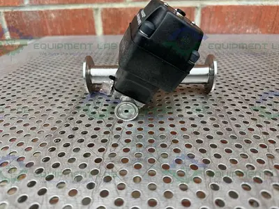 USED ITT PURE FLO ADVANTAGE 3 WAY DIAPHRAGM VALVE W/ 1" TO 1/4" SANITARY FITTINGS