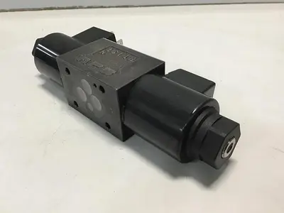 USED YUKEN DSG-01-3C40-D24-N-7090