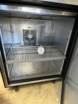 130-0170 True TUC-27-LP-HC 27” Self Contained Undercounter Cooler Refrigerator