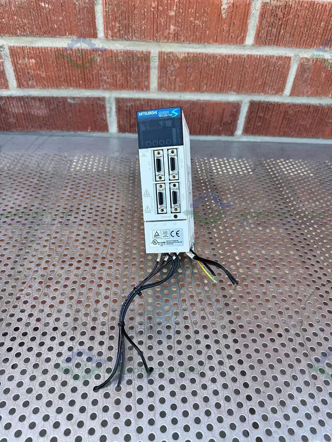 Used MITSUBISHI MR-J2S-10A AC SERVO DRIVE 100W, 170V 0-360HZ 1.1A OUTPUT Electronics & Components California US | Equipment Lab #1275626