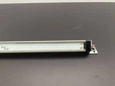 Banner WLS28-2XWG-285XQ Dual Color Light Strip White/Grn 12-30VDC Luminaire 28mm