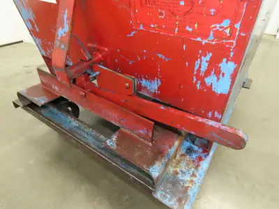 McCullough Wright Self Dumping Hopper 1/4" Yard 4000lb 2 Ton Rubber Wheels