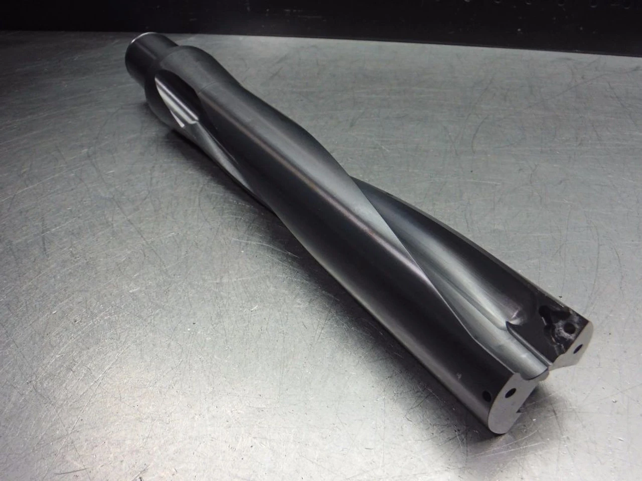 Iscar 1.63" Indexable DZ Drill 1.5" Shank IZ163 085RM C2R26860 (LOC2692B)