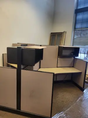 Herman Miller 3-Unit Cubicle Workstation - 120° Layout, Acoustic Panels, Roll-Top Desk Wall Unit