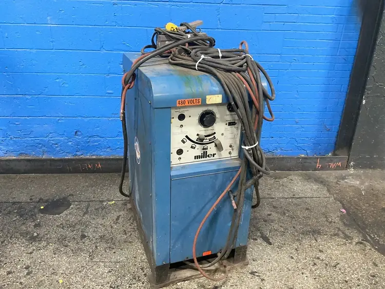 Used MILLER 330A/BPLA Arc Welders Ohio US | HGR 24 #1304140