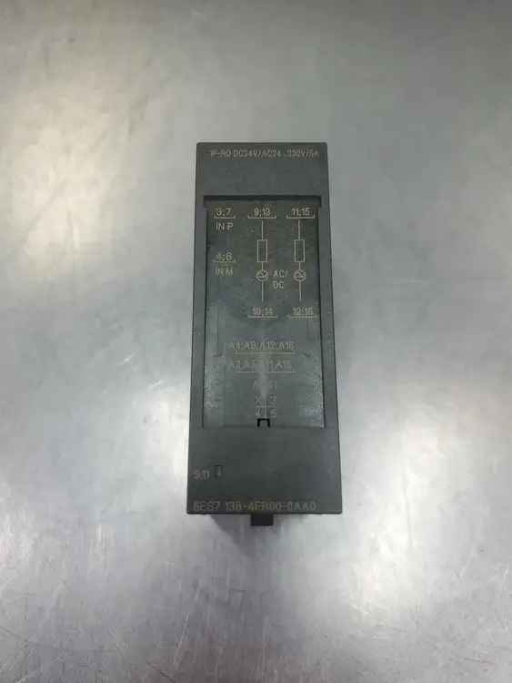 Used Siemens SIMATIC S7 6ES7138-4FR00-0AA0 RELAY OUTPUT MODULE Relays & Switches | Palmetto Automation #1156245